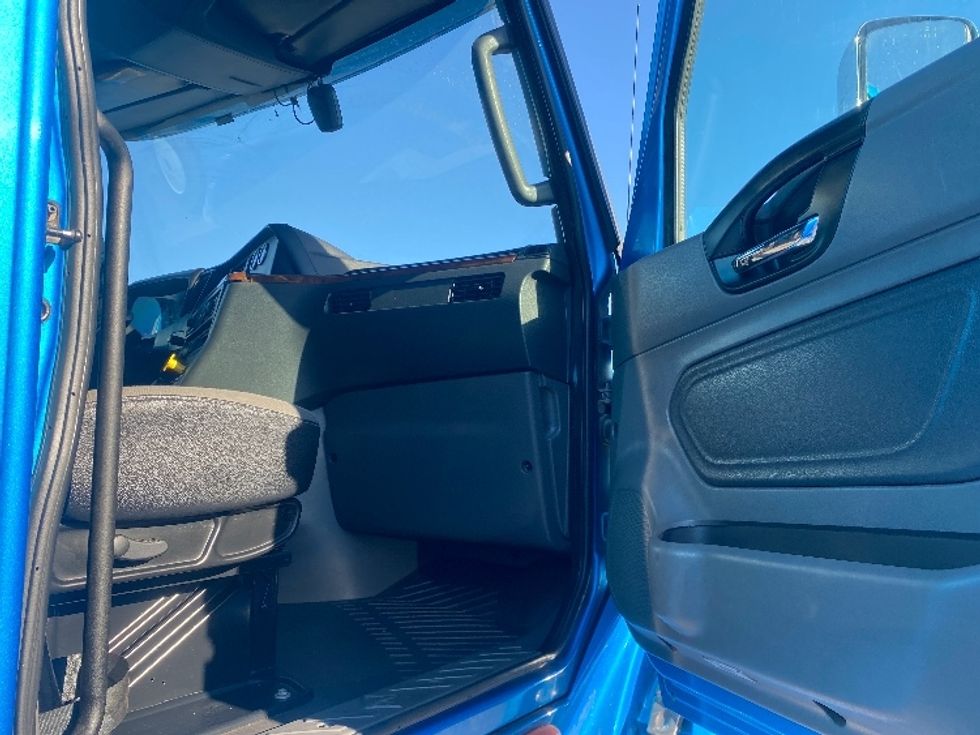 Sleeper Tractor-Heavy Duty Tractors-International-2020-LT625-El Paso-TX-771,123\n\t\tmiles-$ 28,000 - Image 13