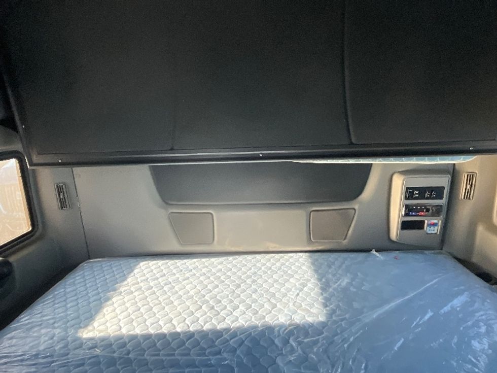 Sleeper Tractor-Heavy Duty Tractors-International-2020-LT625-El Paso-TX-771,123\n\t\tmiles-$ 28,000 - Image 16