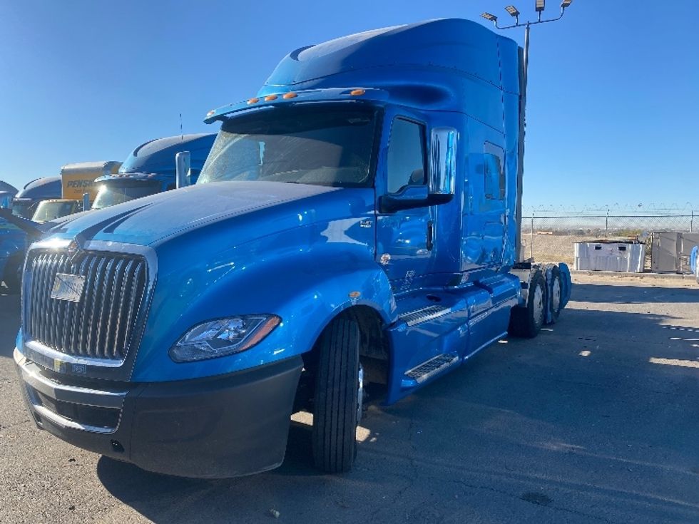 Sleeper Tractor-Heavy Duty Tractors-International-2020-LT625-El Paso-TX-771,123\n\t\tmiles-$ 28,000 - Image 3