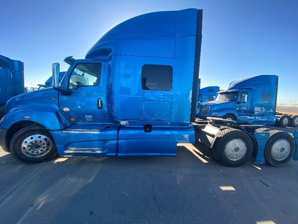Sleeper Tractor-Heavy Duty Tractors-International-2020-LT625-El Paso-TX-771,123\n\t\tmiles-$ 28,000 - Image 4