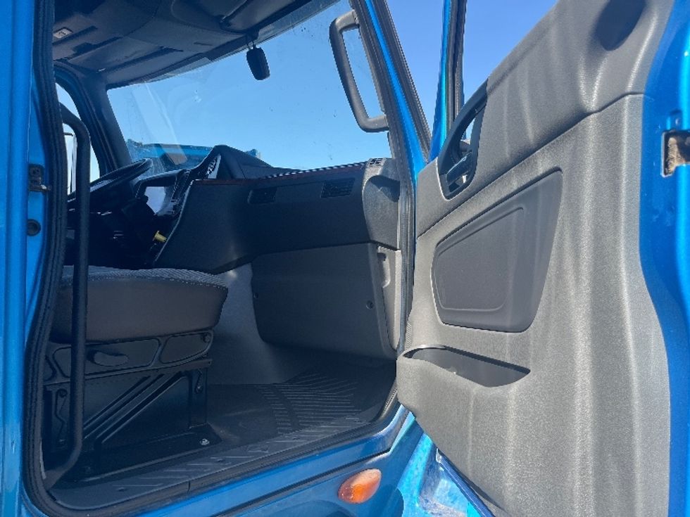 Sleeper Tractor-Heavy Duty Tractors-International-2020-LT625-El Paso-TX-771,758\n\t\tmiles-$ 28,000 - Image 13