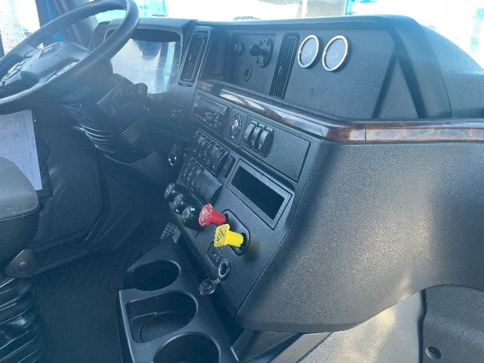 Sleeper Tractor-Heavy Duty Tractors-International-2020-LT625-El Paso-TX-771,758\n\t\tmiles-$ 28,000 - Image 15