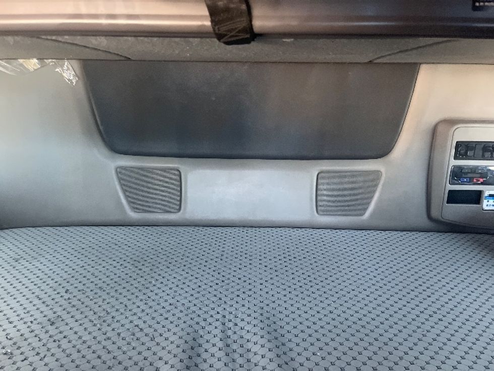 2020 International LT625 LT photo 14