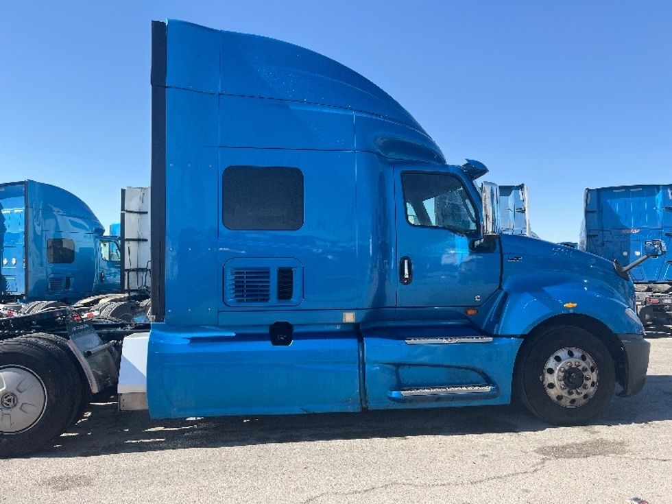 2020 International LT625 LT photo 8