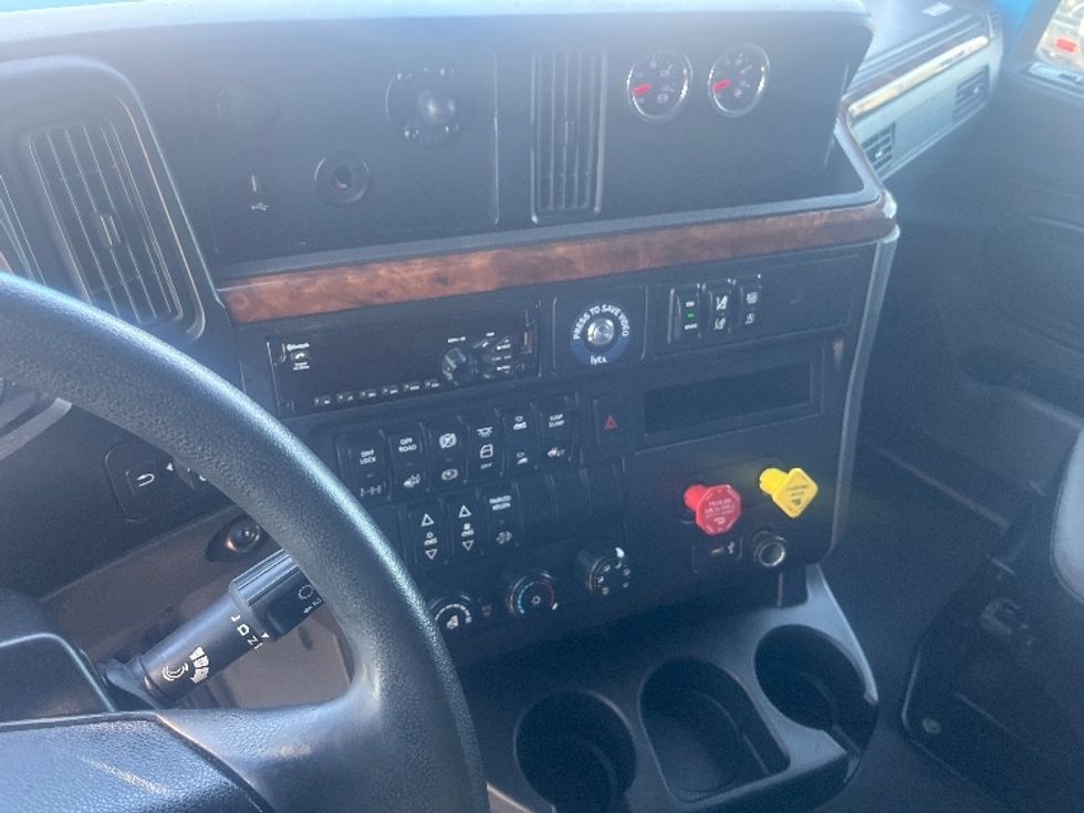 Sleeper Tractor-Heavy Duty Tractors-International-2020-LT625-El Paso-TX-772,505\n\t\tmiles-$ 28,000 - Image 10