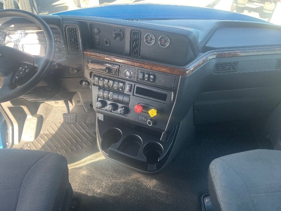 Sleeper Tractor-Heavy Duty Tractors-International-2020-LT625-El Paso-TX-772,505\n\t\tmiles-$ 28,000 - Image 12