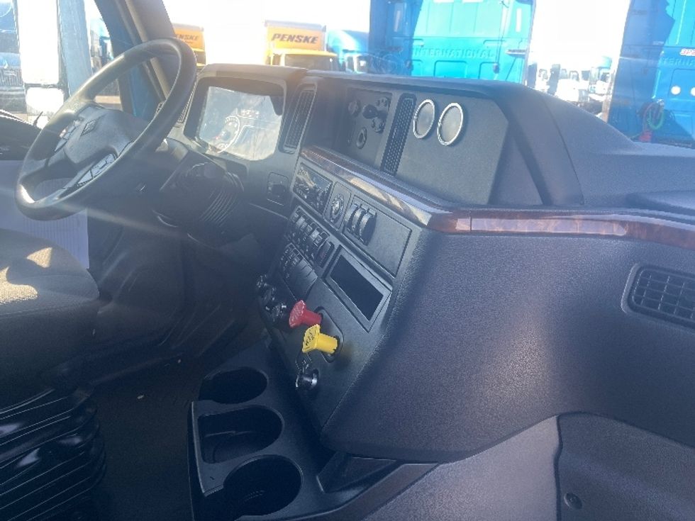 Sleeper Tractor-Heavy Duty Tractors-International-2020-LT625-El Paso-TX-772,505\n\t\tmiles-$ 28,000 - Image 15