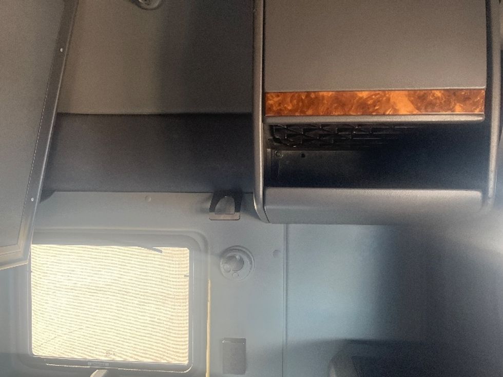 Sleeper Tractor-Heavy Duty Tractors-International-2020-LT625-El Paso-TX-772,505\n\t\tmiles-$ 28,000 - Image 18