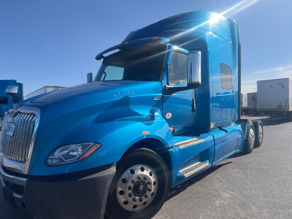 Sleeper Tractor-Heavy Duty Tractors-International-2020-LT625-El Paso-TX-772,505\n\t\tmiles-$ 28,000 - Image 3