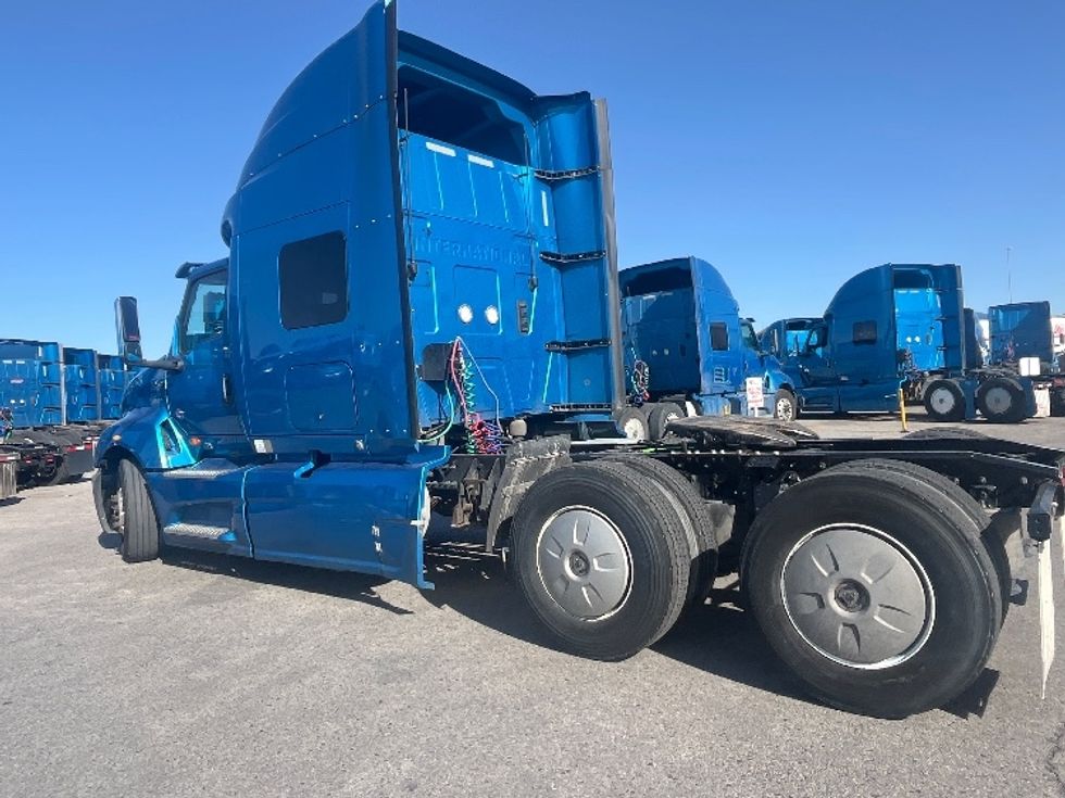 Sleeper Tractor-Heavy Duty Tractors-International-2020-LT625-El Paso-TX-772,505\n\t\tmiles-$ 28,000 - Image 5