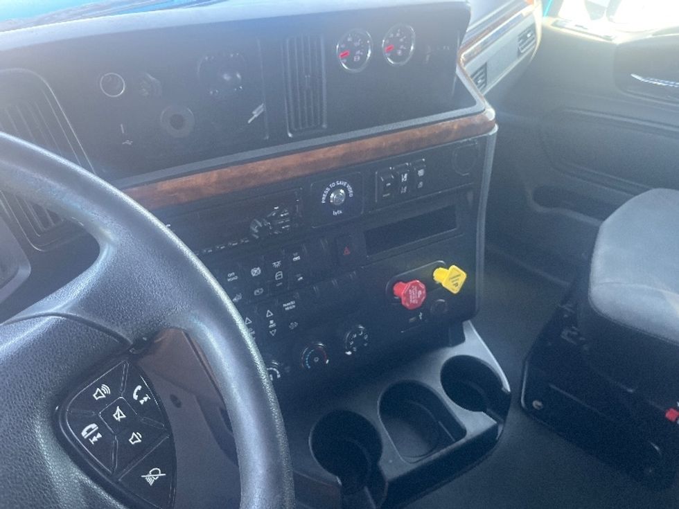 Sleeper Tractor-Heavy Duty Tractors-International-2020-LT625-El Paso-TX-772,904\n\t\tmiles-$ 28,000 - Image 10