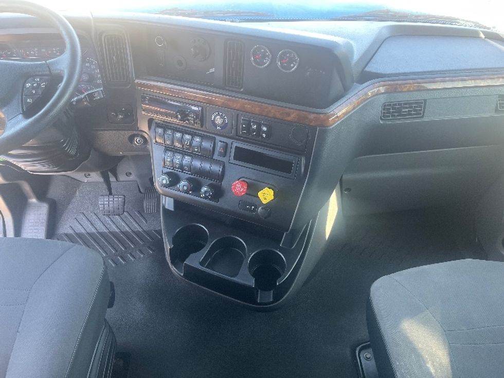 Sleeper Tractor-Heavy Duty Tractors-International-2020-LT625-El Paso-TX-772,904\n\t\tmiles-$ 28,000 - Image 12