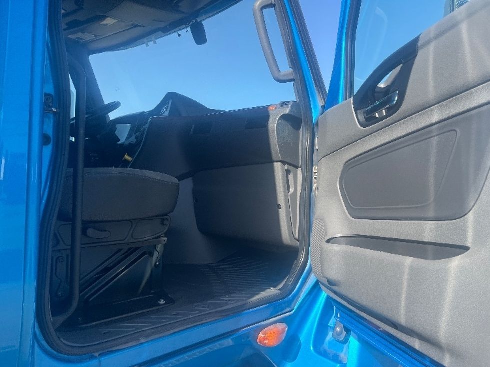 Sleeper Tractor-Heavy Duty Tractors-International-2020-LT625-El Paso-TX-772,904\n\t\tmiles-$ 28,000 - Image 13