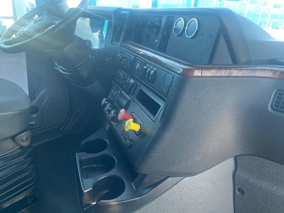 Sleeper Tractor-Heavy Duty Tractors-International-2020-LT625-El Paso-TX-772,904\n\t\tmiles-$ 28,000 - Image 15