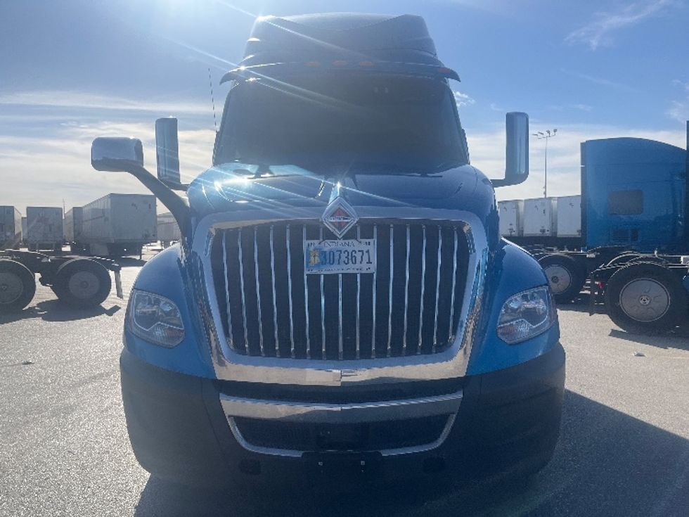 Sleeper Tractor-Heavy Duty Tractors-International-2020-LT625-El Paso-TX-772,904\n\t\tmiles-$ 28,000 - Image 2