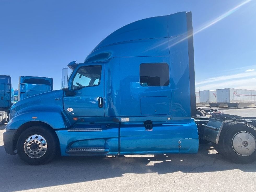 Sleeper Tractor-Heavy Duty Tractors-International-2020-LT625-El Paso-TX-772,904\n\t\tmiles-$ 28,000 - Image 4