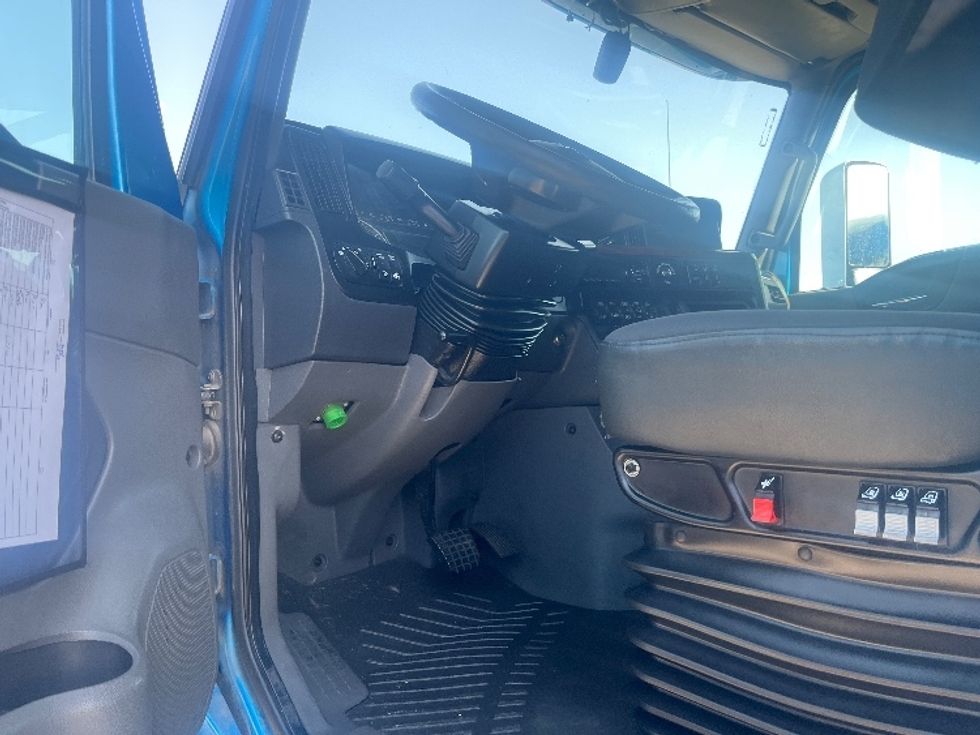 Sleeper Tractor-Heavy Duty Tractors-International-2020-LT625-El Paso-TX-772,904\n\t\tmiles-$ 28,000 - Image 9
