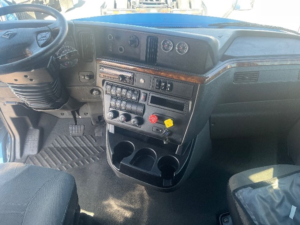 2020 International LT625 LT photo 12