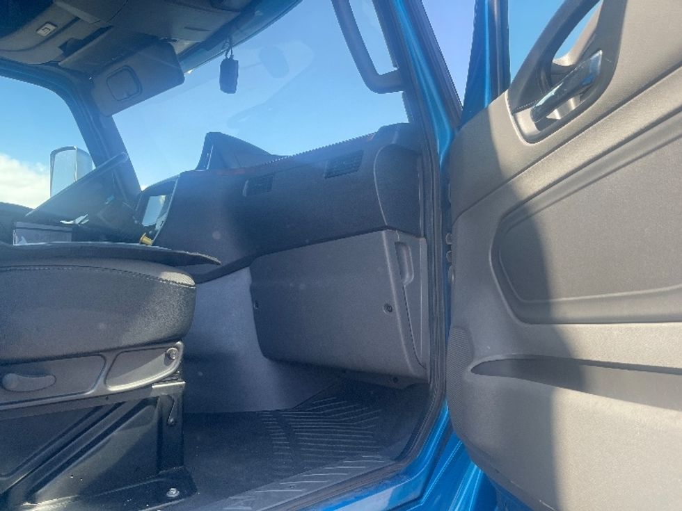 Sleeper Tractor-Heavy Duty Tractors-International-2020-LT625-El Paso-TX-773,232\n\t\tmiles-$ 28,000 - Image 13