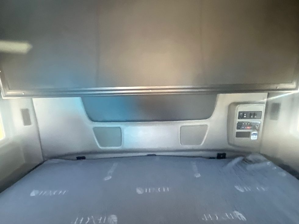 2020 International LT625 LT photo 15