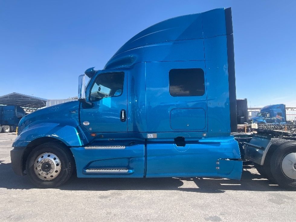 2020 International LT625 LT photo 4
