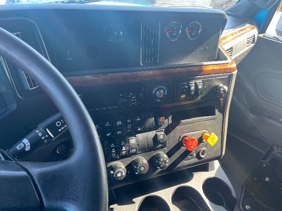 Sleeper Tractor-Heavy Duty Tractors-International-2020-LT625-El Paso-TX-773,638\n\t\tmiles-$ 28,000 - Image 10