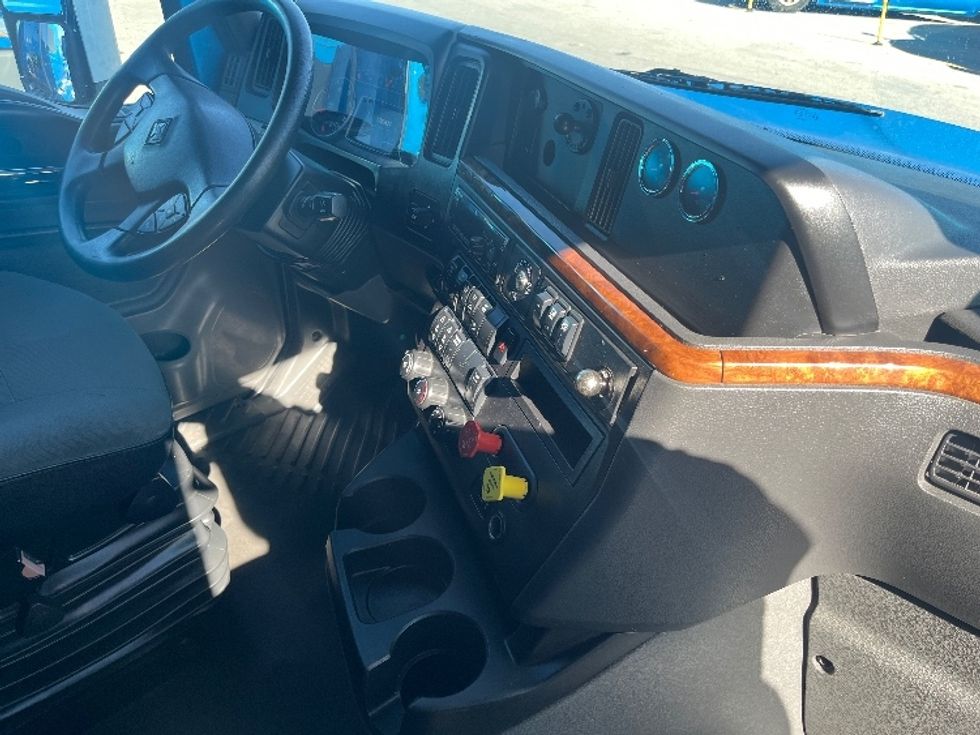 Sleeper Tractor-Heavy Duty Tractors-International-2020-LT625-El Paso-TX-773,638\n\t\tmiles-$ 28,000 - Image 15