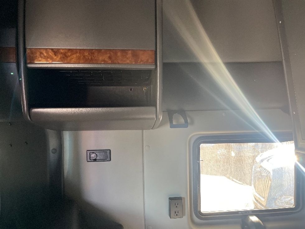 Sleeper Tractor-Heavy Duty Tractors-International-2020-LT625-El Paso-TX-773,638\n\t\tmiles-$ 28,000 - Image 19