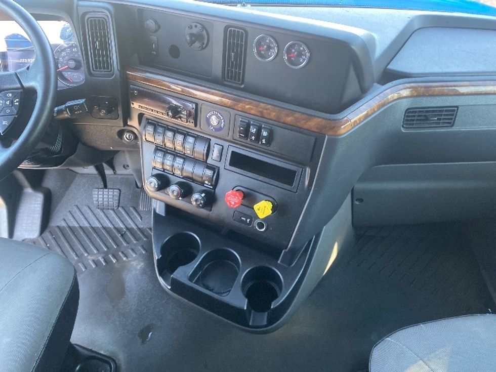 Sleeper Tractor-Heavy Duty Tractors-International-2020-LT625-El Paso-TX-773,925\n\t\tmiles-$ 28,000 - Image 12
