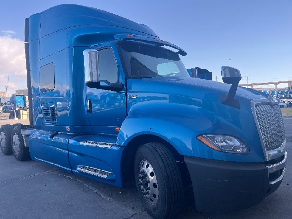 Sleeper Tractor-Heavy Duty Tractors-International-2020-LT625-El Paso-TX-774,006\n\t\tmiles-$ 28,000 - Image 1
