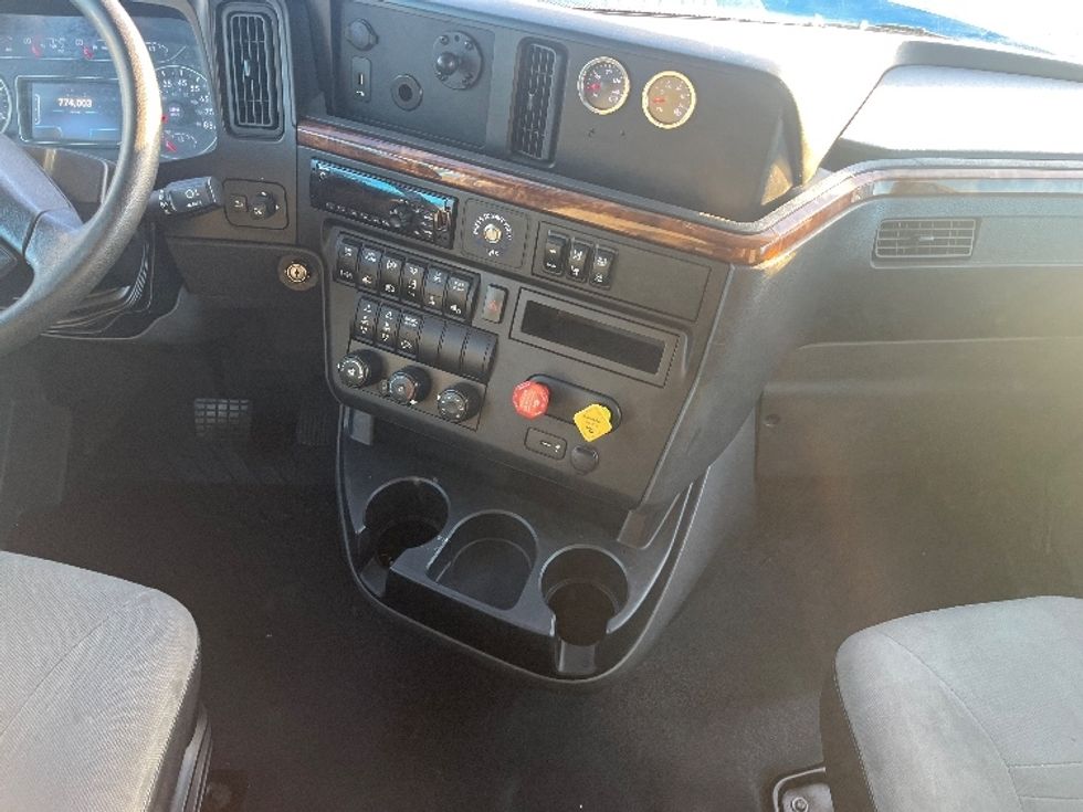Sleeper Tractor-Heavy Duty Tractors-International-2020-LT625-El Paso-TX-774,006\n\t\tmiles-$ 28,000 - Image 12