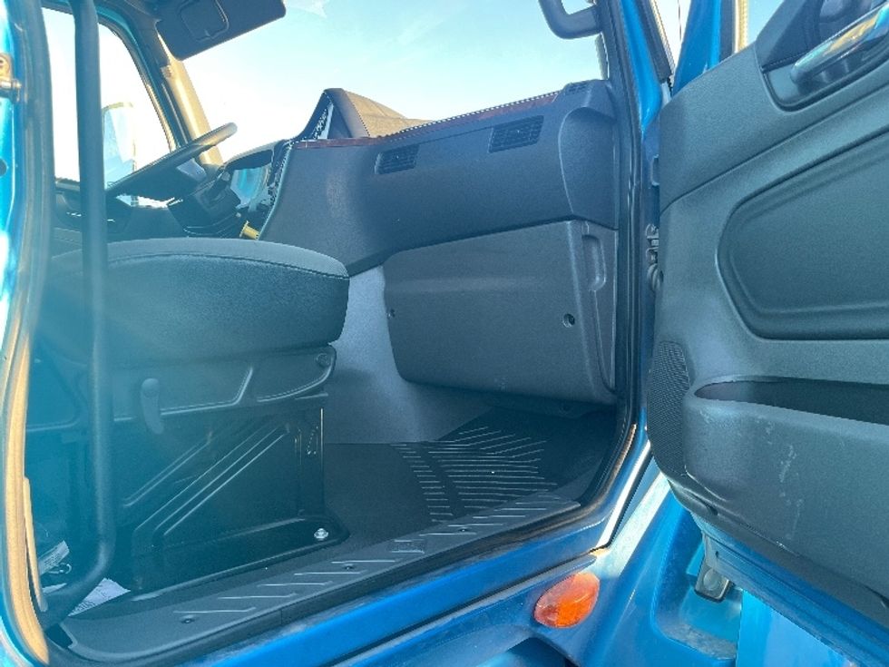 Sleeper Tractor-Heavy Duty Tractors-International-2020-LT625-El Paso-TX-774,006\n\t\tmiles-$ 28,000 - Image 13