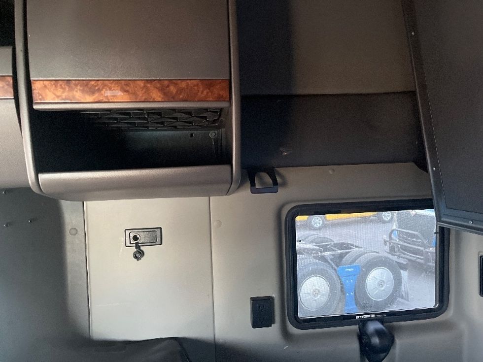 Sleeper Tractor-Heavy Duty Tractors-International-2020-LT625-El Paso-TX-774,006\n\t\tmiles-$ 28,000 - Image 19