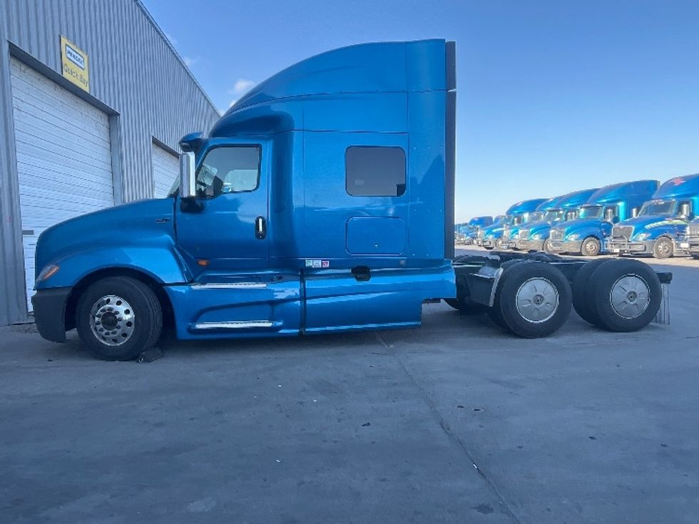 Sleeper Tractor-Heavy Duty Tractors-International-2020-LT625-El Paso-TX-774,006\n\t\tmiles-$ 28,000 - Image 4