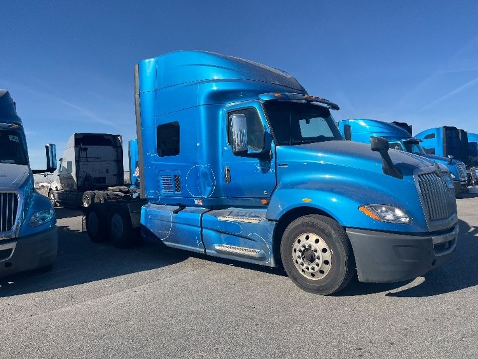 Sleeper Tractor-Heavy Duty Tractors-International-2020-LT625-El Paso-TX-774,652\n\t\tmiles-$ 28,000 - Image 1