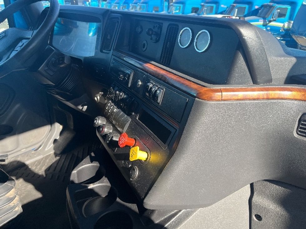 Sleeper Tractor-Heavy Duty Tractors-International-2020-LT625-El Paso-TX-774,652\n\t\tmiles-$ 28,000 - Image 15