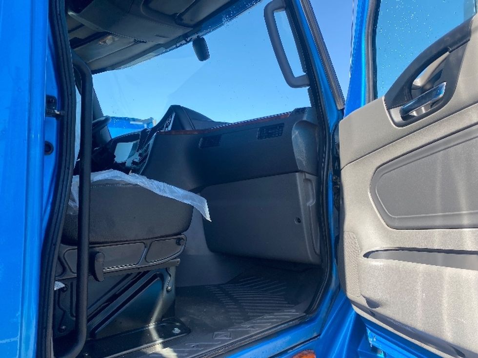 Sleeper Tractor-Heavy Duty Tractors-International-2020-LT625-El Paso-TX-774,877\n\t\tmiles-$ 28,000 - Image 13