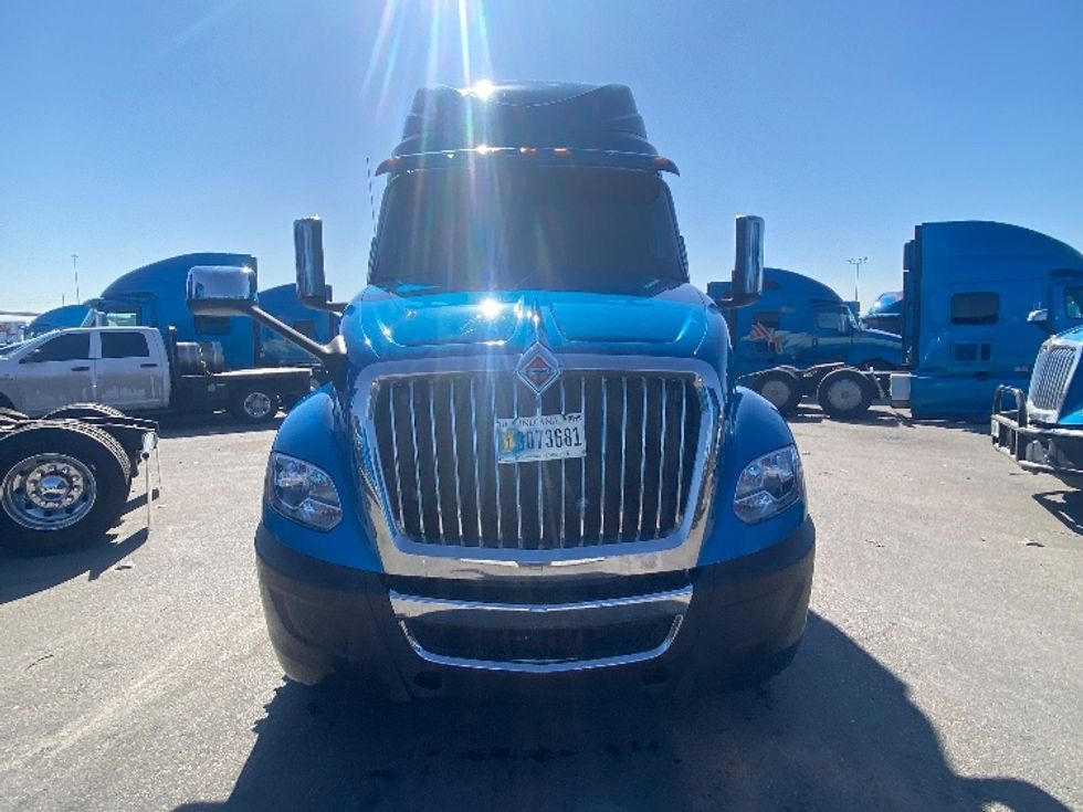 Sleeper Tractor-Heavy Duty Tractors-International-2020-LT625-El Paso-TX-774,877\n\t\tmiles-$ 28,000 - Image 2