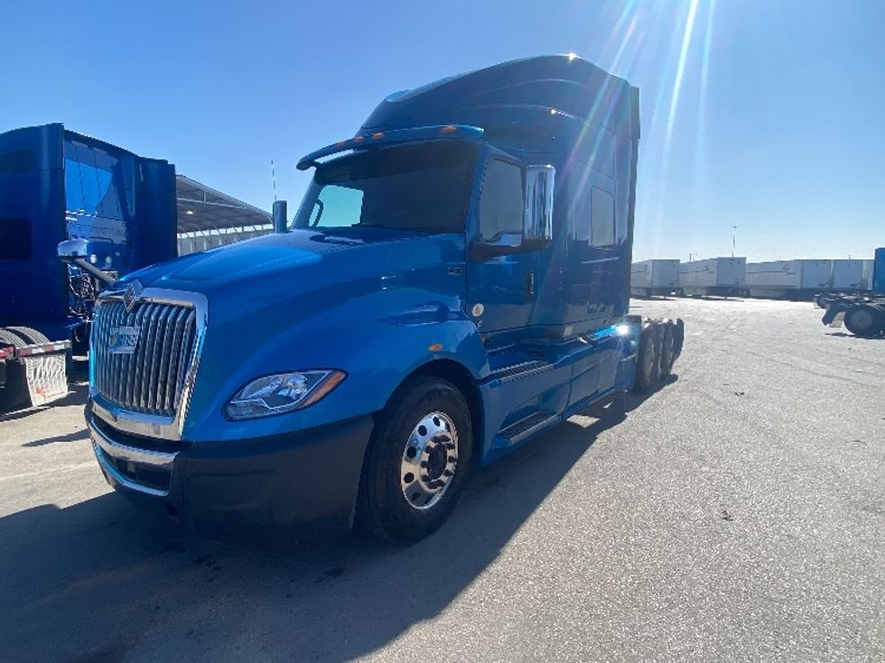 Sleeper Tractor-Heavy Duty Tractors-International-2020-LT625-El Paso-TX-774,877\n\t\tmiles-$ 28,000 - Image 3