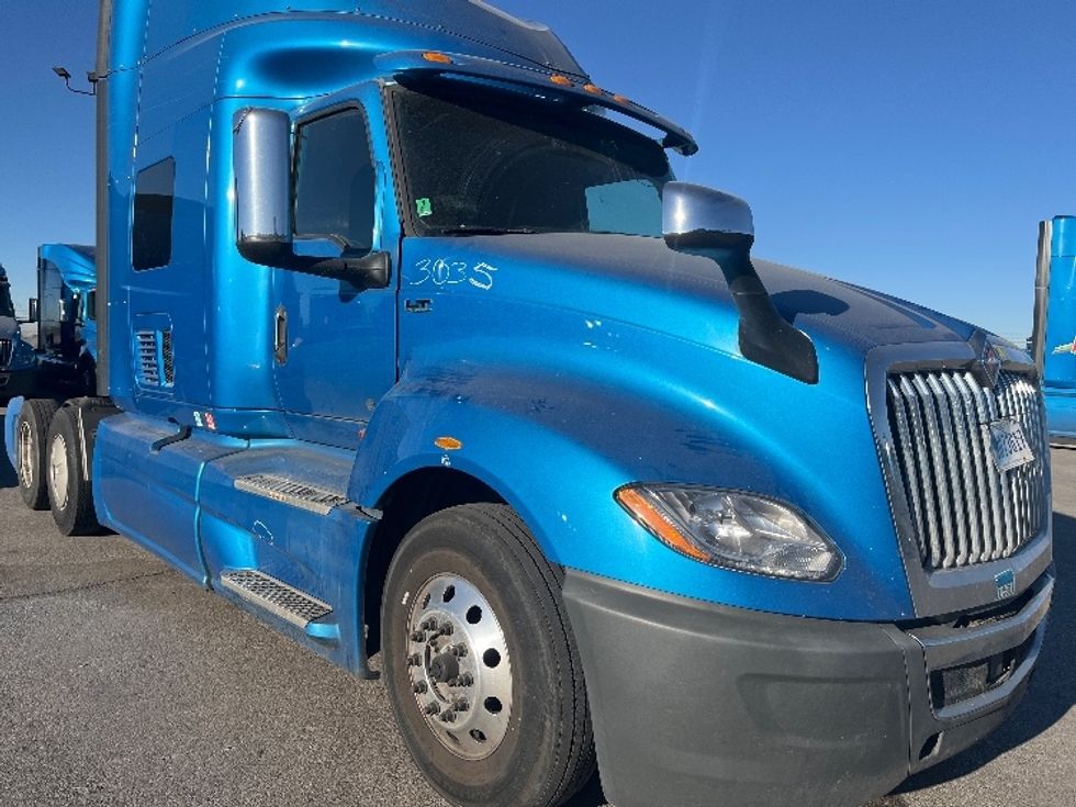 Sleeper Tractor-Heavy Duty Tractors-International-2020-LT625-El Paso-TX-774,902\n\t\tmiles-$ 28,000 - Image 1