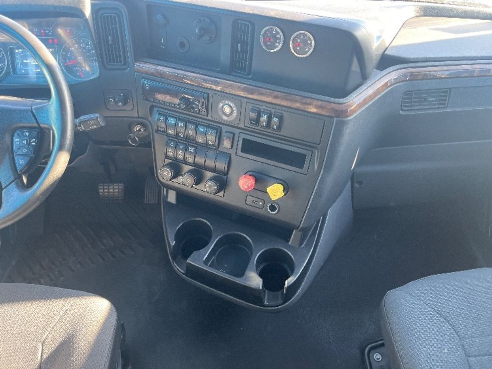 Sleeper Tractor-Heavy Duty Tractors-International-2020-LT625-El Paso-TX-774,902\n\t\tmiles-$ 28,000 - Image 12