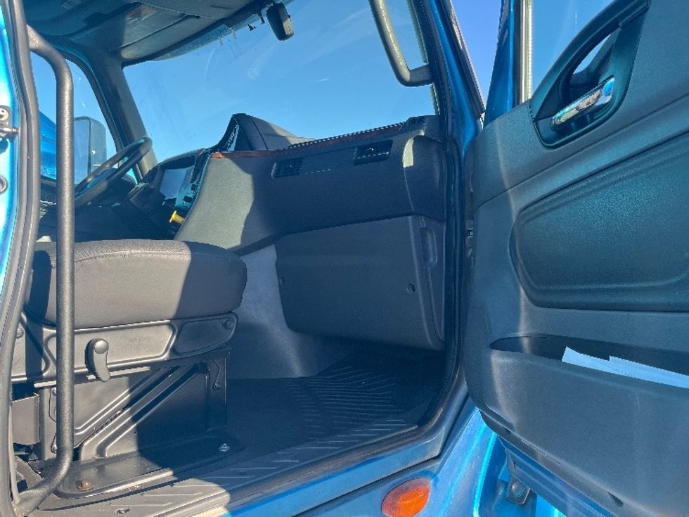 Sleeper Tractor-Heavy Duty Tractors-International-2020-LT625-El Paso-TX-774,902\n\t\tmiles-$ 28,000 - Image 13