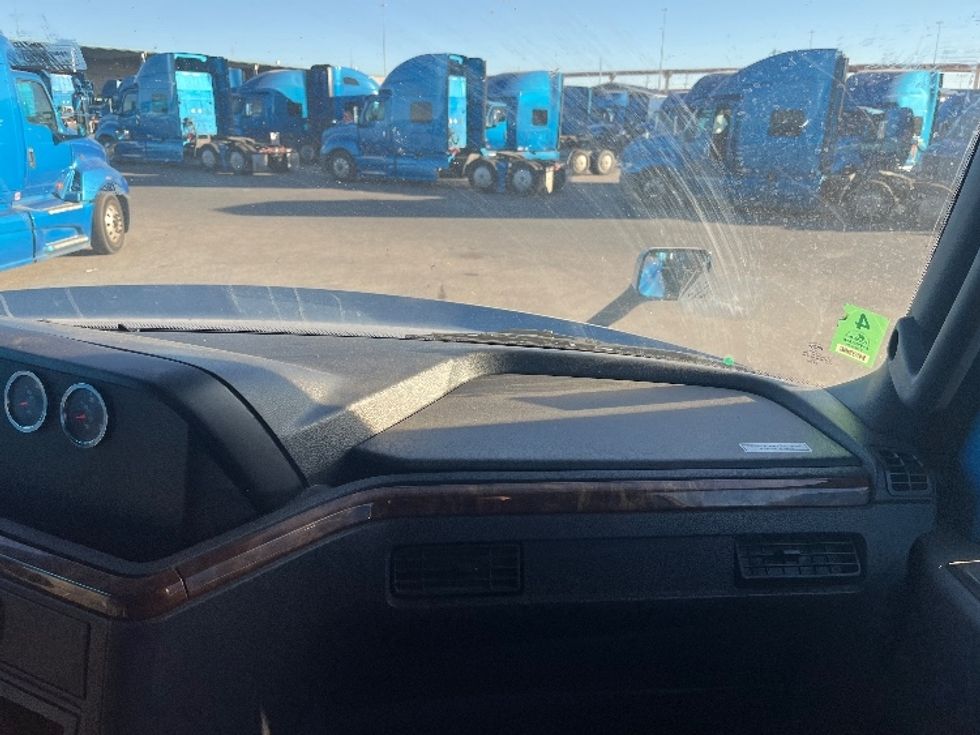 Sleeper Tractor-Heavy Duty Tractors-International-2020-LT625-El Paso-TX-774,902\n\t\tmiles-$ 28,000 - Image 14