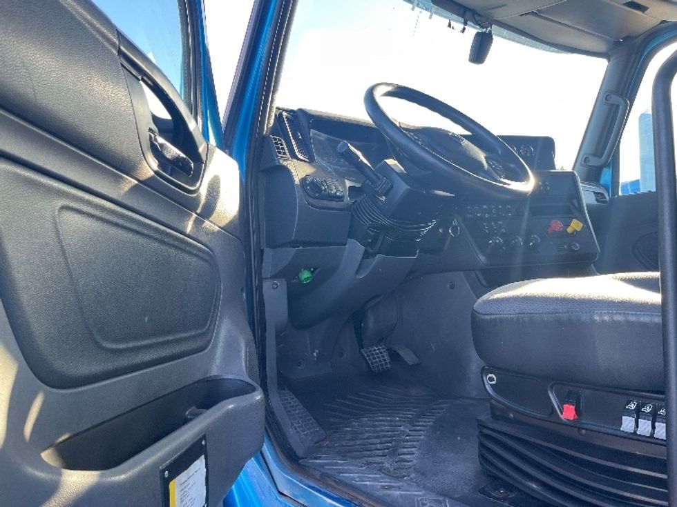 Sleeper Tractor-Heavy Duty Tractors-International-2020-LT625-El Paso-TX-774,902\n\t\tmiles-$ 28,000 - Image 9