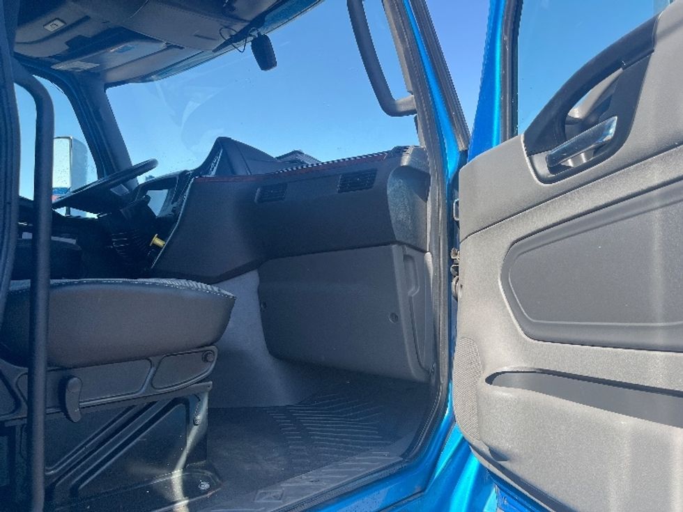 Sleeper Tractor-Heavy Duty Tractors-International-2020-LT625-El Paso-TX-775,001\n\t\tmiles-$ 28,000 - Image 12