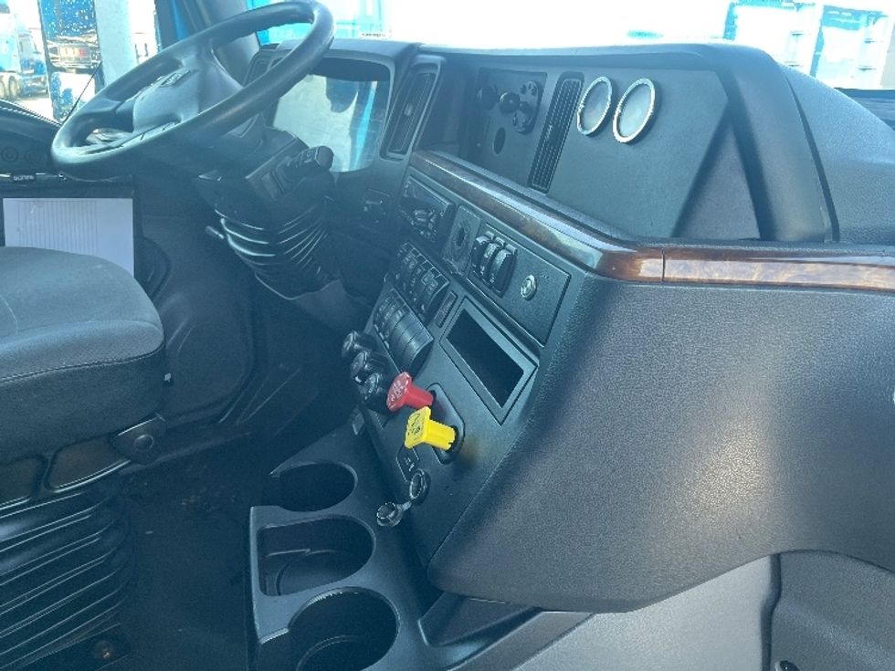 Sleeper Tractor-Heavy Duty Tractors-International-2020-LT625-El Paso-TX-775,001\n\t\tmiles-$ 28,000 - Image 14