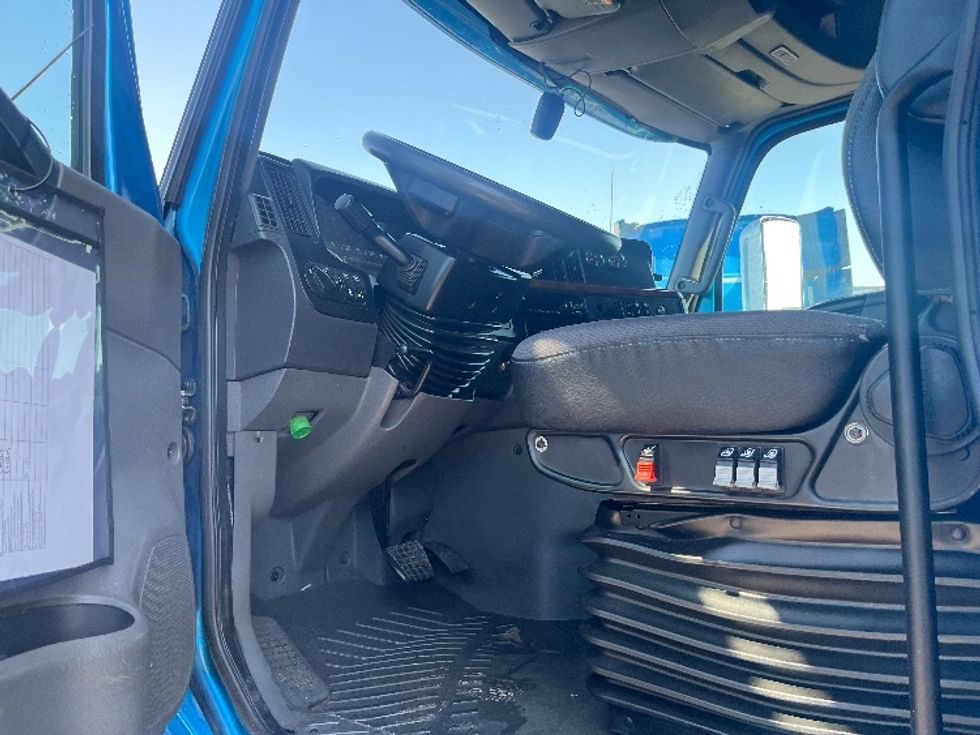 Sleeper Tractor-Heavy Duty Tractors-International-2020-LT625-El Paso-TX-775,001\n\t\tmiles-$ 28,000 - Image 9