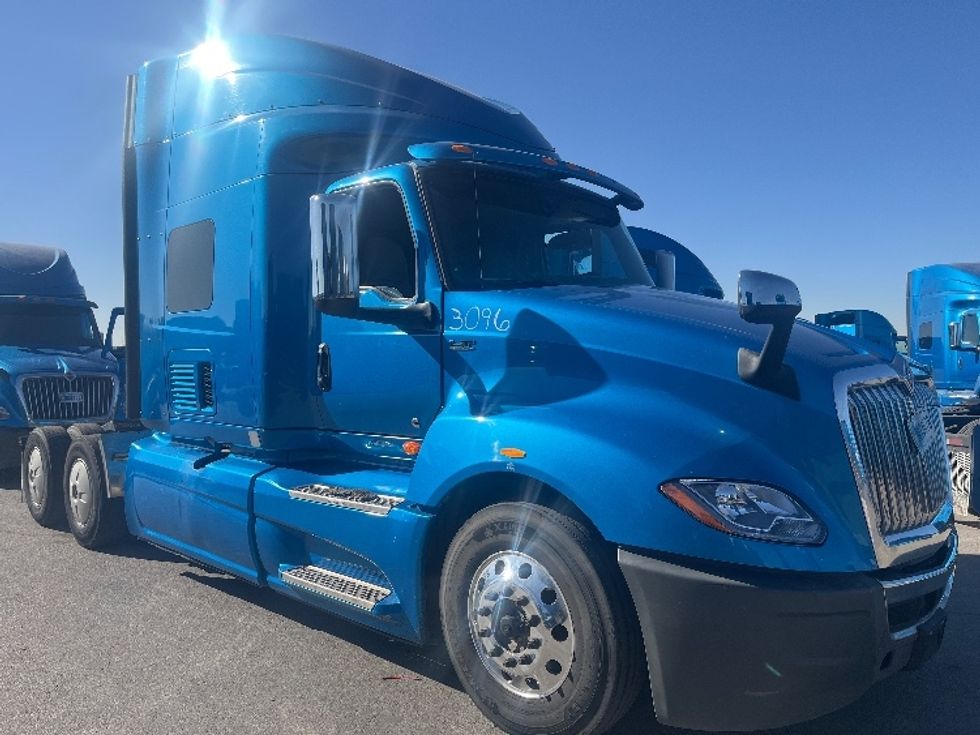 Sleeper Tractor-Heavy Duty Tractors-International-2020-LT625-El Paso-TX-775,031\n\t\tmiles-$ 28,000 - Image 1