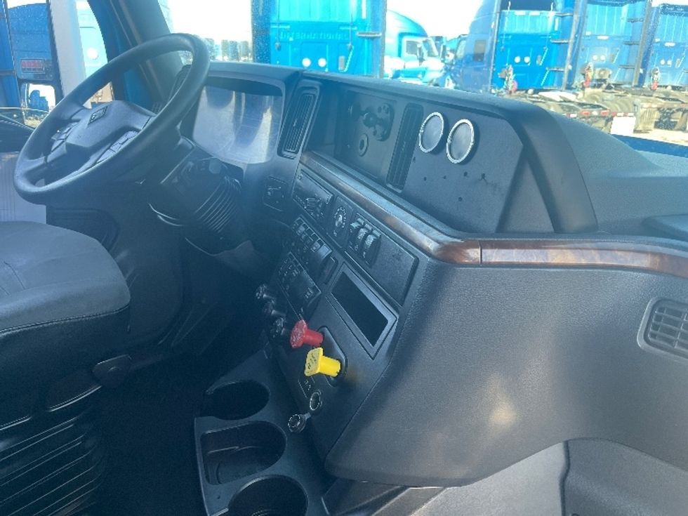 Sleeper Tractor-Heavy Duty Tractors-International-2020-LT625-El Paso-TX-775,031\n\t\tmiles-$ 28,000 - Image 15