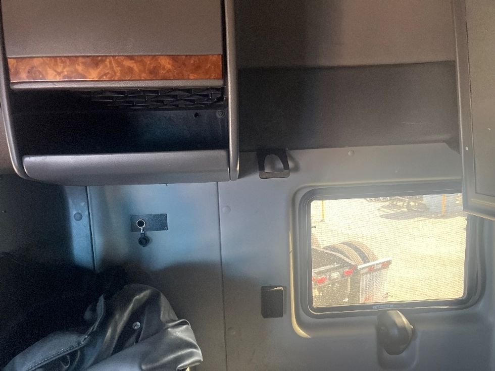 Sleeper Tractor-Heavy Duty Tractors-International-2020-LT625-El Paso-TX-775,031\n\t\tmiles-$ 28,000 - Image 19